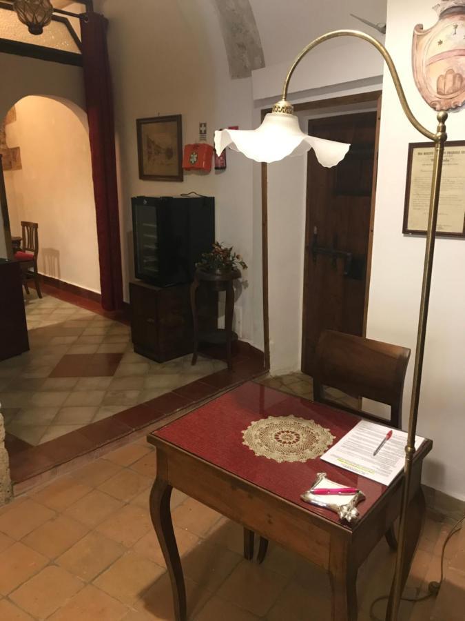 سورا Le Prigioni Del Palazzo B&B المظهر الخارجي الصورة