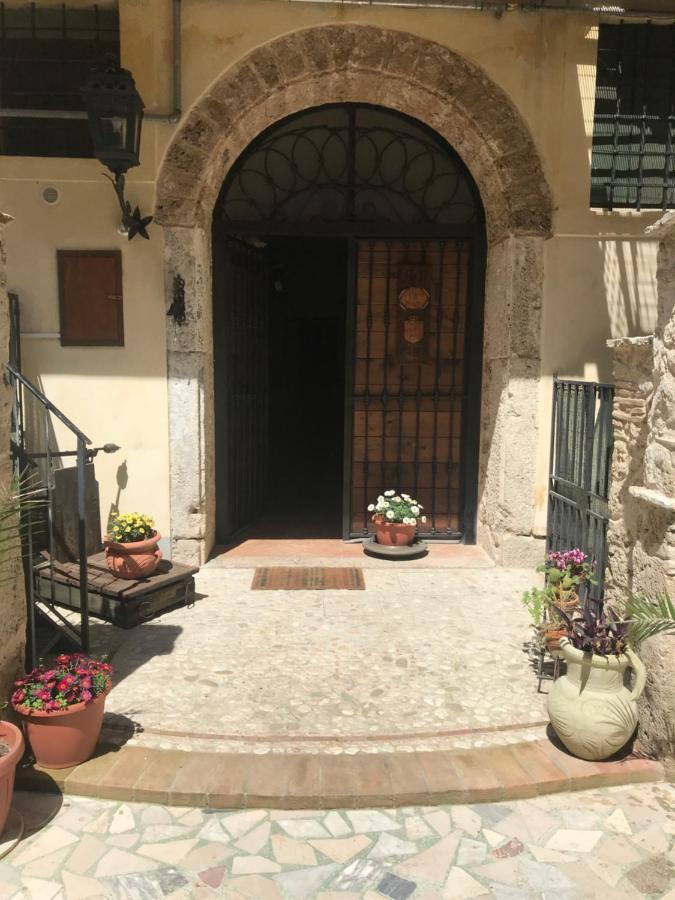 سورا Le Prigioni Del Palazzo B&B المظهر الخارجي الصورة