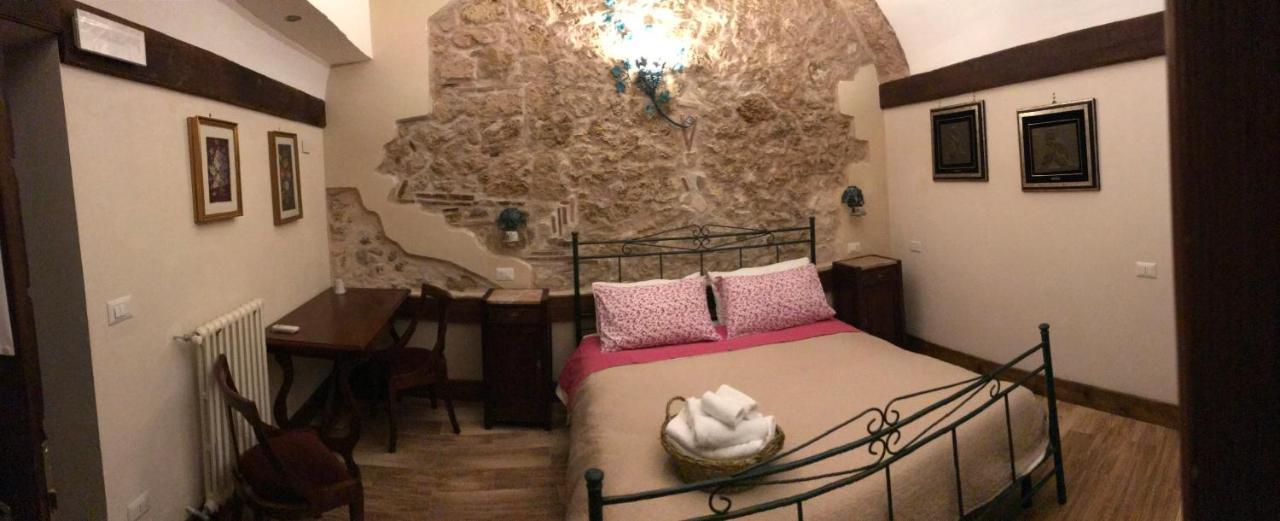سورا Le Prigioni Del Palazzo B&B المظهر الخارجي الصورة