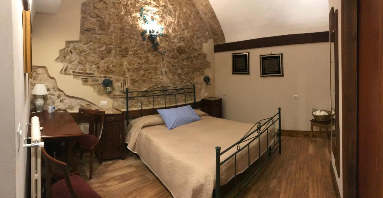 سورا Le Prigioni Del Palazzo B&B المظهر الخارجي الصورة