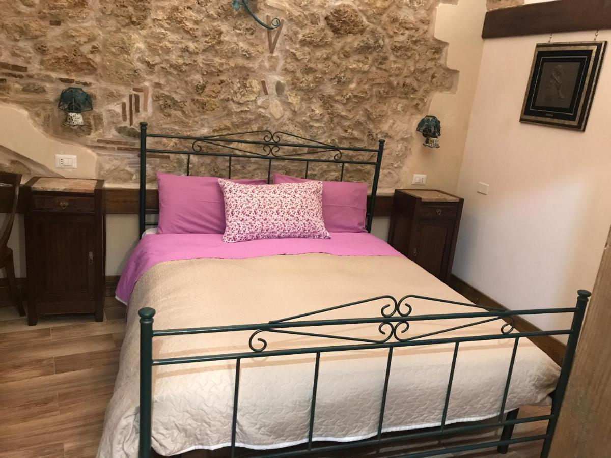 سورا Le Prigioni Del Palazzo B&B المظهر الخارجي الصورة