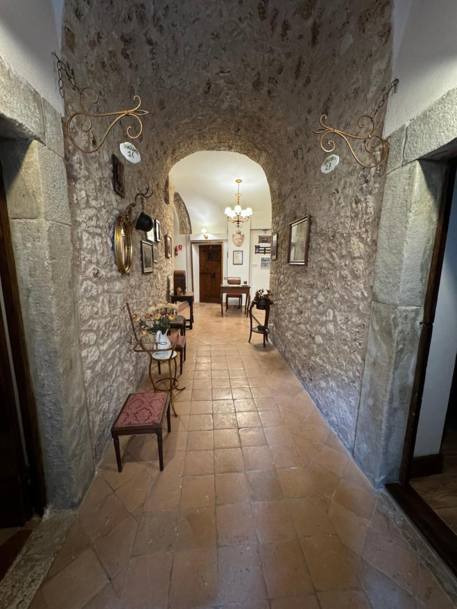 سورا Le Prigioni Del Palazzo B&B المظهر الخارجي الصورة