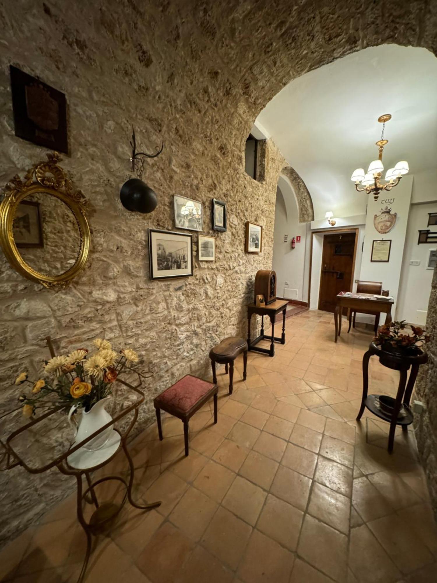سورا Le Prigioni Del Palazzo B&B المظهر الخارجي الصورة