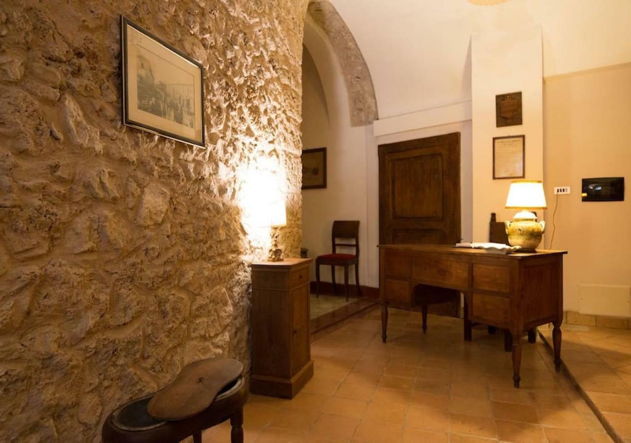 سورا Le Prigioni Del Palazzo B&B المظهر الخارجي الصورة